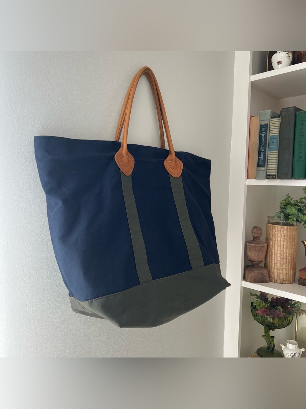LL Bean Boat And Tote Canvas Bag Canvas Navy Blue Gray Leather Handles 24x18 - Picture 4 of 12